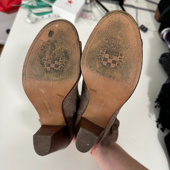 Vince Camuto Kamey Tan Taupe Suede Laser Cut Open Toe Tie Tassel Zip Booties 5.5 - Picture 7 of 12